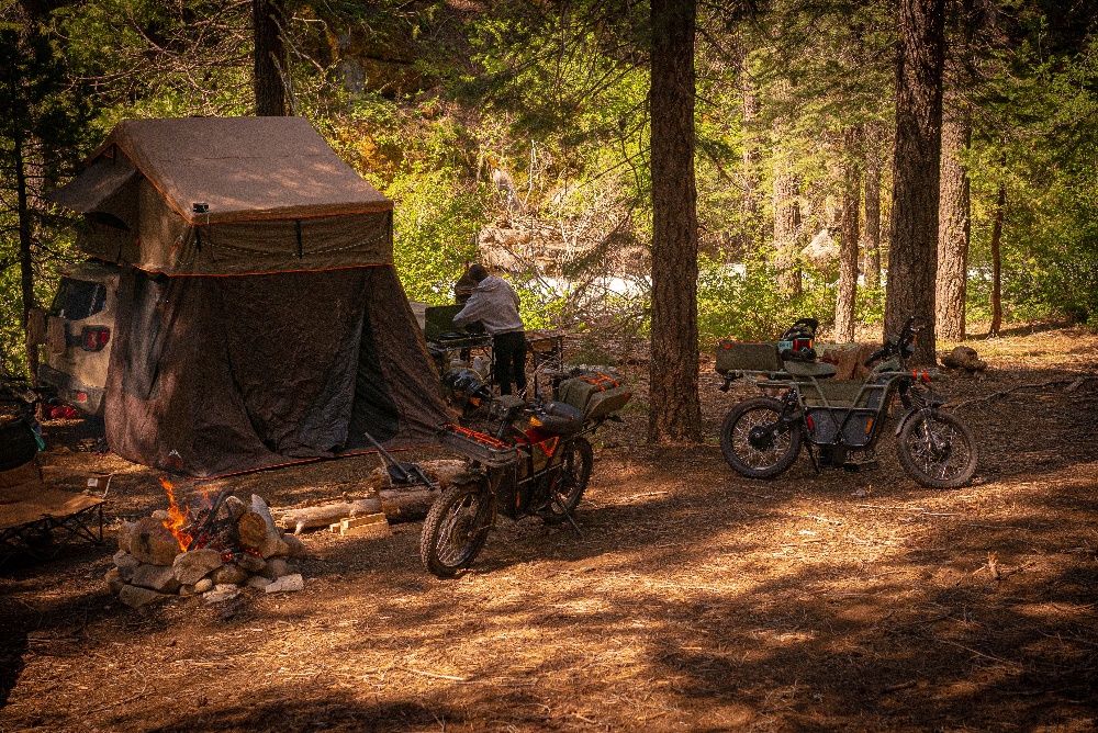 Tim Seward Camping Set up 2 x SE-1